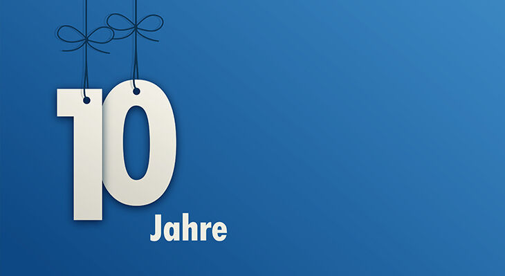 Grafik mit einer "10" die runterhängt