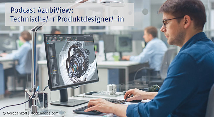 Ein Azubi sitzt am Computer und arbeitet an einer Grafik